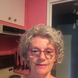 Meet your Posher, Carole